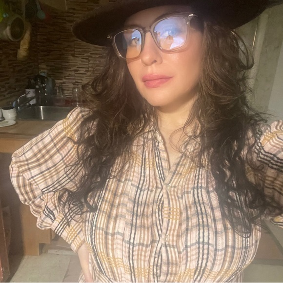 Meet your Posher, Lisa - Picture 5 of 12